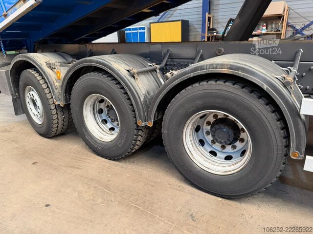 Dumper Volvo FH 420 8x4 TRIDEM TIPPER + CRANE HMF 2120 - 4x ...