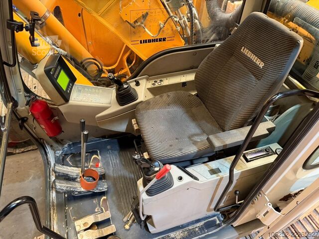 Ekskavatör LIEBHERR R924 COMPACT - FULL HYDR - 25.7T - A/C - CE - B...