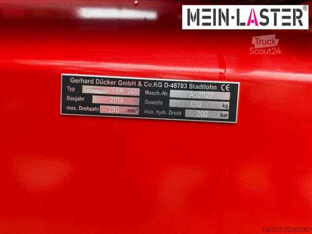 Otro UNIMOG Dücker FKM 2400 Kehrmaschine mit 2?x Wassertank