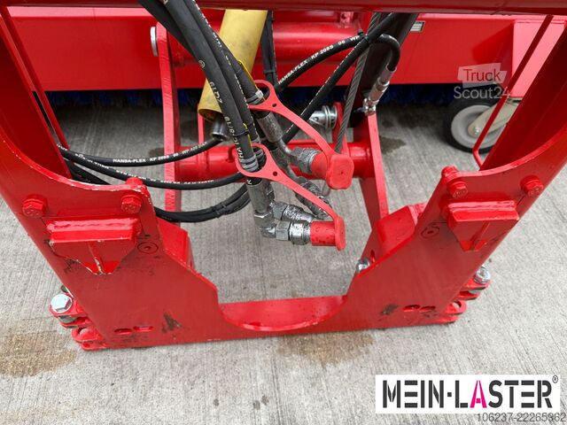 Otro UNIMOG Dücker FKM 2400 Kehrmaschine mit 2?x Wassertank