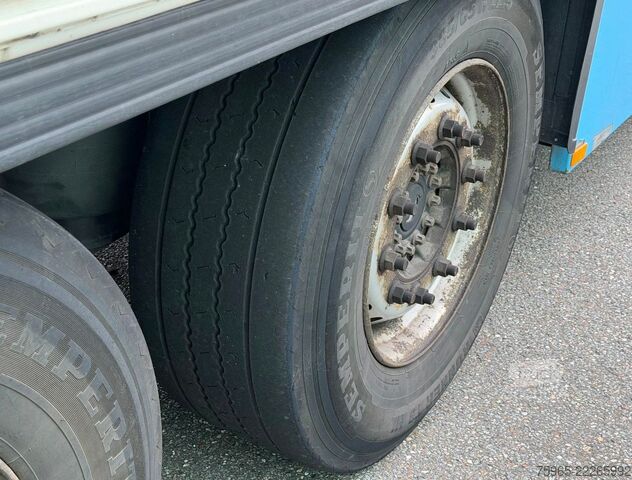 شبه مقطورة مبردة SCHMITZ CARGOBULL SCB*S3B THERMO KING SLXe 300 DHOLLANDIA TAIL LIF