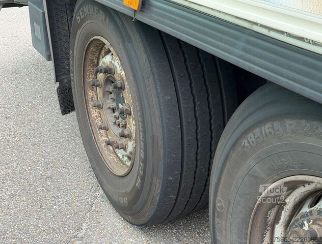 شبه مقطورة مبردة SCHMITZ CARGOBULL SCB*S3B THERMO KING SLXe 300 DHOLLANDIA TAIL LIF