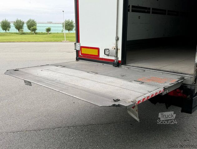 شبه مقطورة مبردة SCHMITZ CARGOBULL SCB*S3B THERMO KING SLXe 300 DHOLLANDIA TAIL LIF