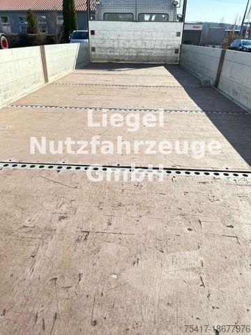 Pick-up van MERCEDES-BENZ 824 L