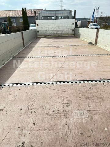 Pick-up van MERCEDES-BENZ 824 L