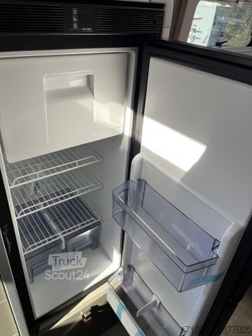 Obytný vůz HYMER/ERIBA Yellowstone 640 ACC Maxi Solar Premium AHK