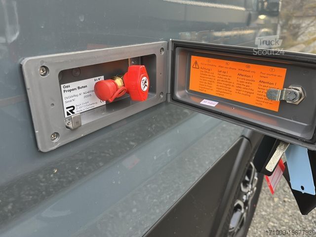 Camper HYMER/ERIBA Yellowstone Fiat 640 8G ACC Solar AHK 3.5T