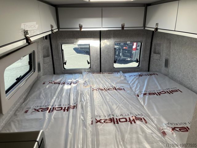 Autocaravana HYMER/ERIBA Yellowstone 640 8G Premium Solar ACC Schwenkbad