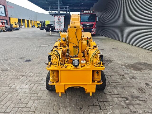 Minikraan Unic URA 376 C