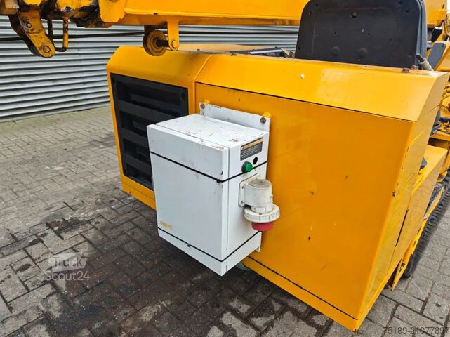 Minikraan Unic URA 376 C