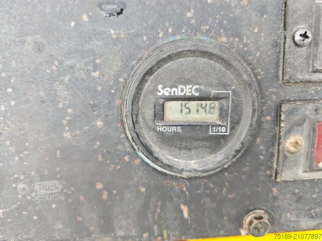 Minikraan Unic URA 376 C