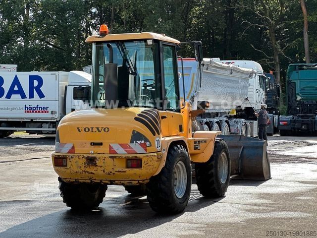 Wiellader VOLVO L30B-Z/X Radlader BJ: 2008