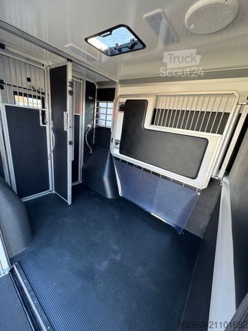 Veetransporter RENAULT Master ZF 9-GANG AUTOM. 2025er STX 5-Haras LONG