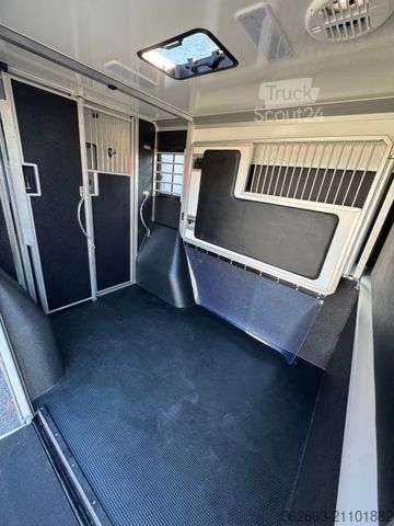 Veetransporter RENAULT Master ZF 9-GANG AUTOM. 2025er STX 5-Haras LONG