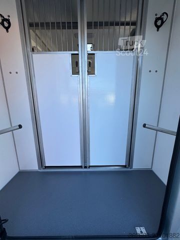 Veetransporter RENAULT Master ZF 9-GANG AUTOM. 2025er STX 5-Haras LONG