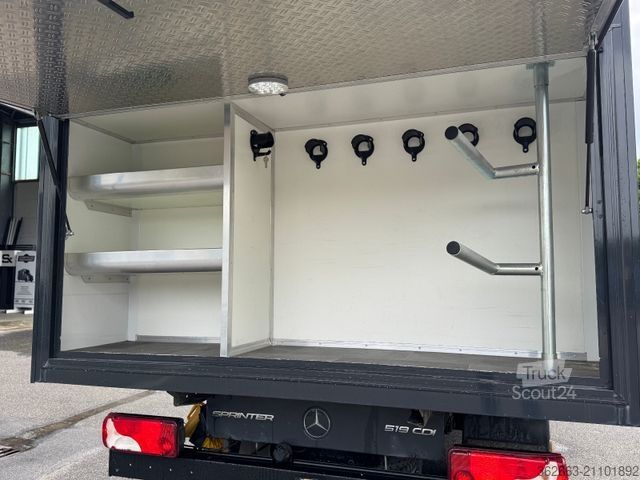 Kvægetransportør MERCEDES-BENZ Sprinter 3L V6,2-Pferdetransporter m.kl. Wohnung