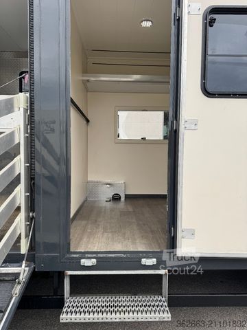 Kvægetransportør MERCEDES-BENZ Sprinter 3L V6,2-Pferdetransporter m.kl. Wohnung