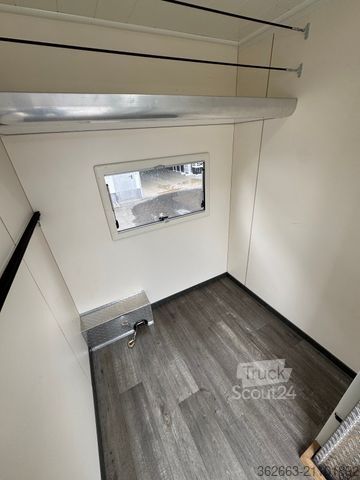 Kvægetransportør MERCEDES-BENZ Sprinter 3L V6,2-Pferdetransporter m.kl. Wohnung