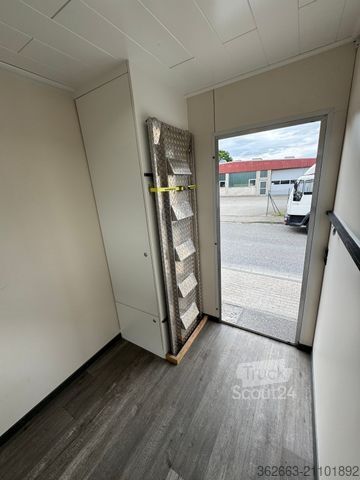 Kvægetransportør MERCEDES-BENZ Sprinter 3L V6,2-Pferdetransporter m.kl. Wohnung