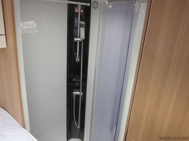 Autocaravana semi-integrada LMC Breezer H 737/733 G*Solar*Sat.*Hubbett*TOP