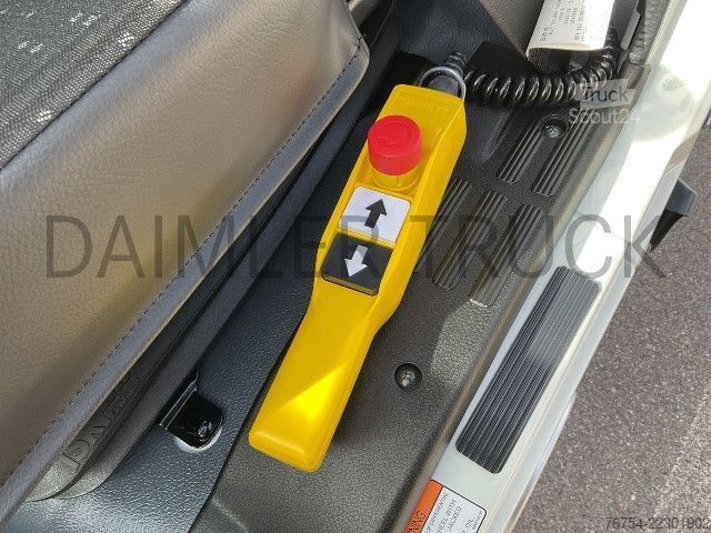 Háromirányú billenő teherautó FUSO Mitsubishi Canter 3C15 4x2 Kipper AHK KlimaA LED