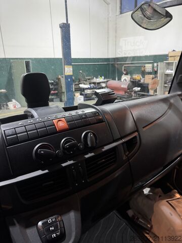 камион с фургон Iveco 75e190