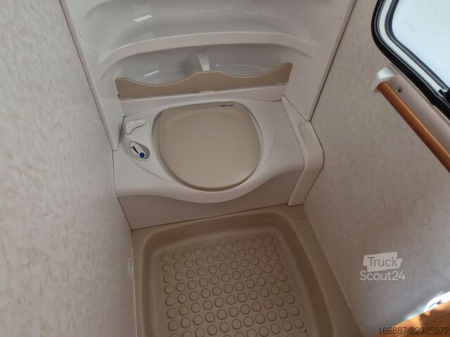 Przyczepa kempingowa HOBBY De Luxe 410 SFe Franzbett - Nr. 106 (9)