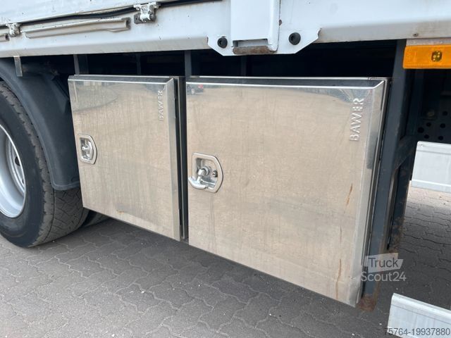 Ciężarówka z płaską platformą MERCEDES-BENZ 1835 Antos / 6m Pritsche / HIAB 144 DLS-3 Pro