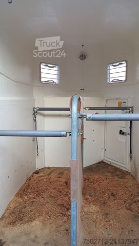 Pferdeanhänger Böckmann 