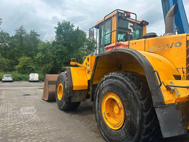 Kolesový nakladač Volvo Volvo 220F