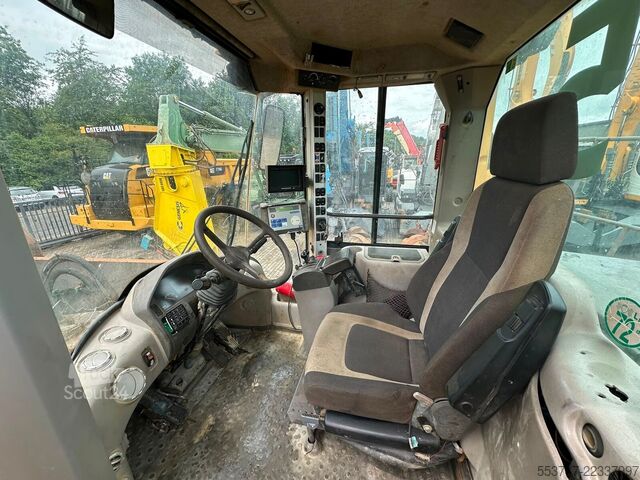 Kolesový nakladač Volvo Volvo 220F