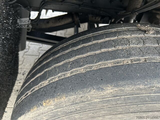 Curtain sided DAF LF 210 FA / Motor + Gearbox Problem / Oil Leak ...