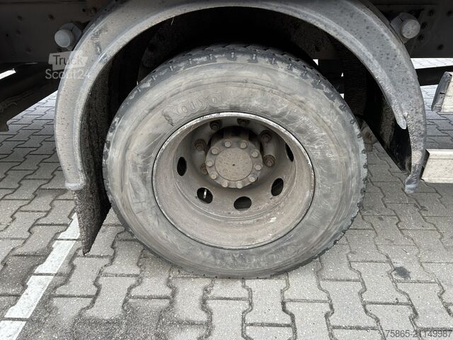 Curtain sided DAF LF 210 FA / Motor + Gearbox Problem / Oil Leak ...