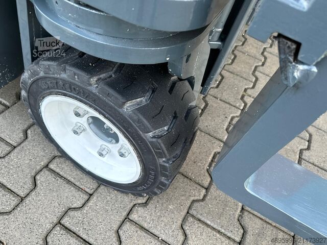 Carretilla retráctil de 4 vías Combilift CB3000/LPG /2015 year/ Perfect condition