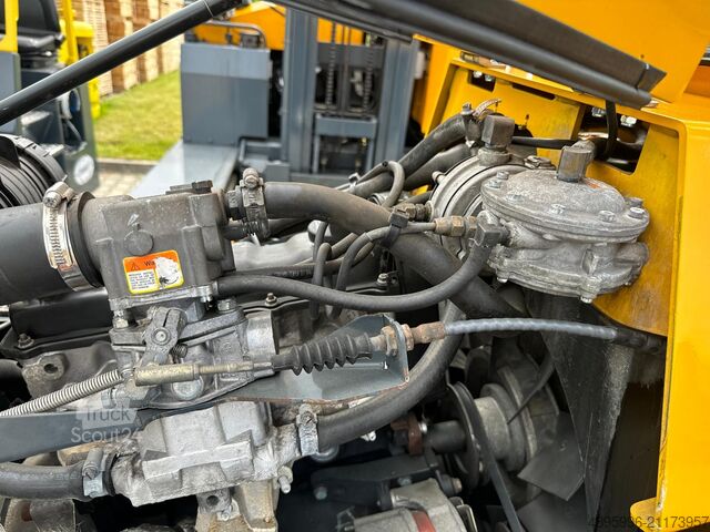 Carretilla retráctil de 4 vías Combilift C3000/Triplex 5500 mm /Perfect condition