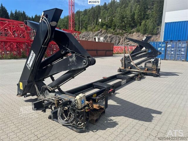  Hammar 140B Sideloader – One Lifting Arm Replaced in 2021
