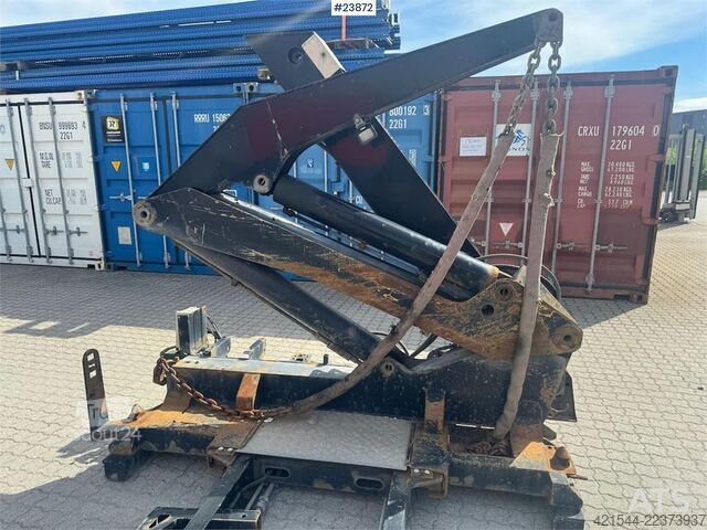  Hammar 140B Sideloader – One Lifting Arm Replaced in 2021