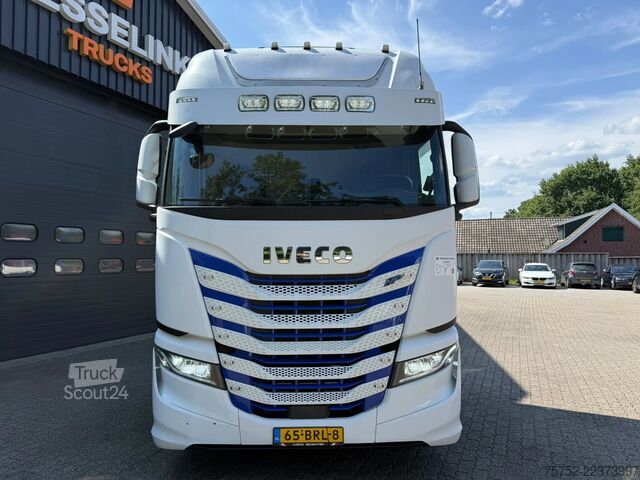 Standard-SZM Iveco S-WAY 460 LNG Retarder Leren Bekleding NL Truck...