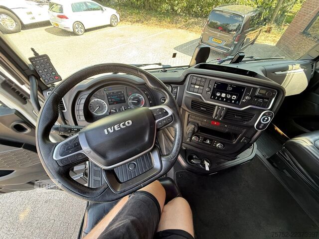 Standard-SZM Iveco S-WAY 460 LNG Retarder Leren Bekleding NL Truck...