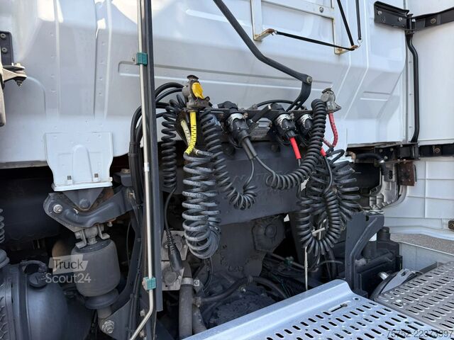 Standard-SZM Iveco S-WAY 460 LNG Retarder Leren Bekleding NL Truck...
