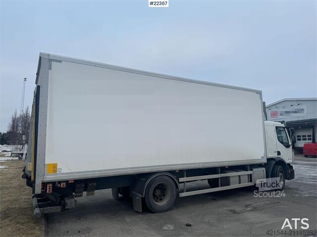 Bőrönd Volvo FE 280 4x2 box truck with full side opening and ta