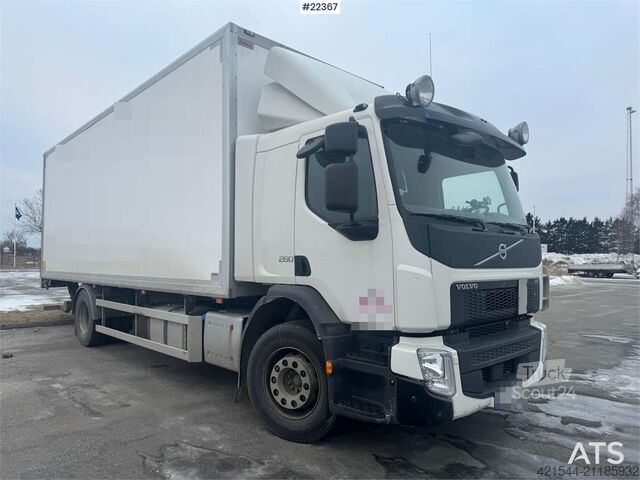 Bőrönd Volvo FE 280 4x2 box truck with full side opening and ta
