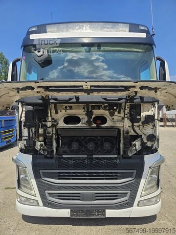 Standard-SZM Volvo FH 500 Globe-Mega-I Park