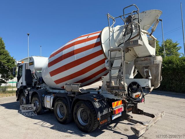 Miešačka betónu na podvozku Iveco Trakker 450