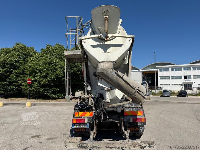 Miešačka betónu na podvozku Iveco Trakker 450