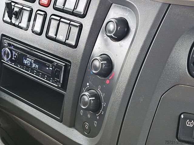 Valigia DAF LF 230 Bakwagen Laadklep!