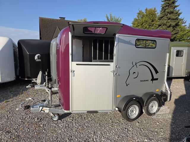 At taşıma römorku Cheval Liberté Touring Country 2,6t berry Sattelschrank