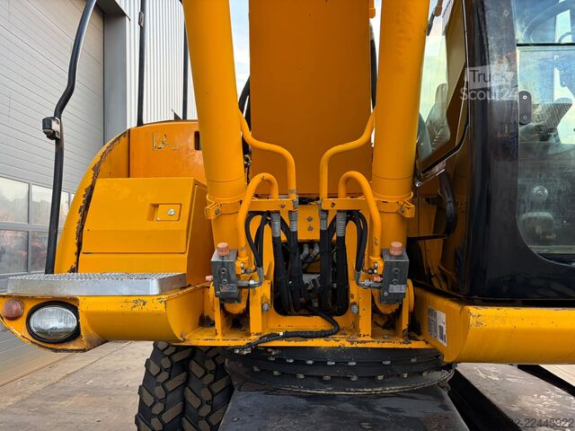 Excavator pe roți JCB JS175W