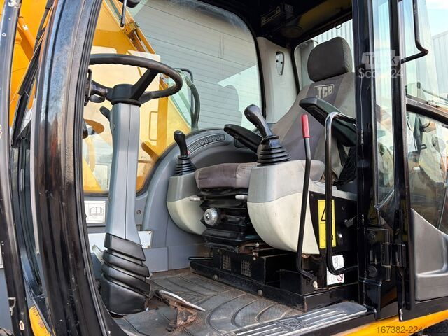 Колісний екскаватор JCB JS175W