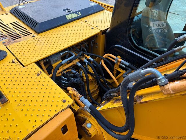Колісний екскаватор JCB JS175W